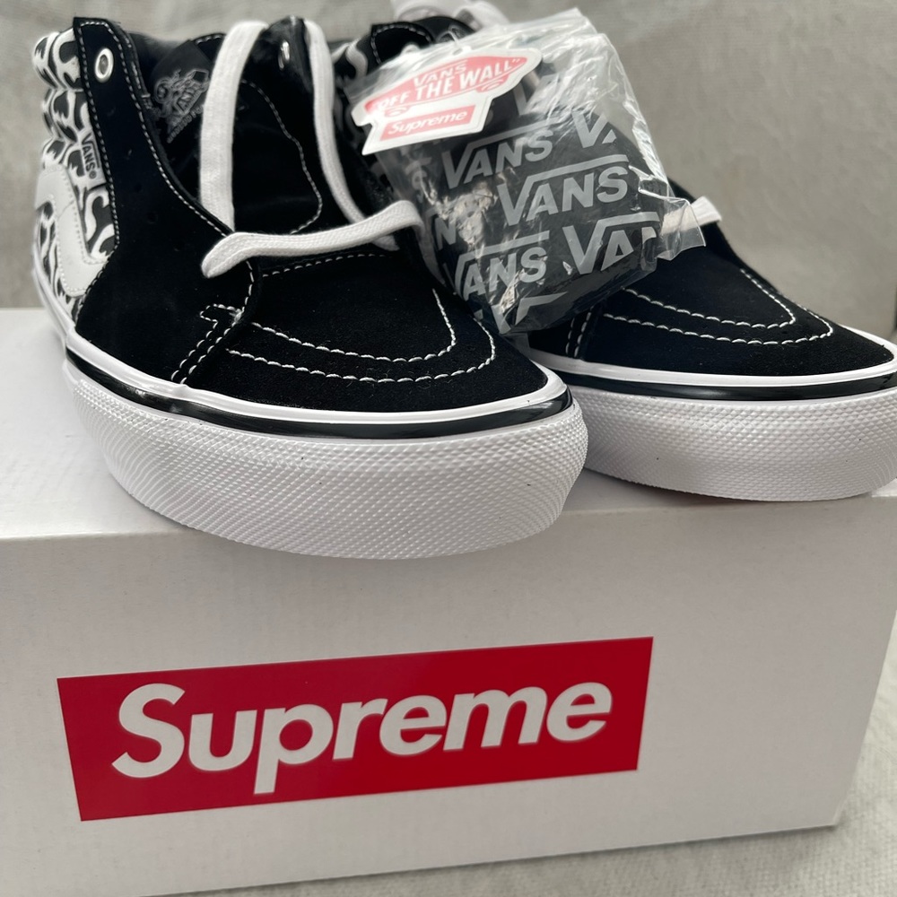 Supreme skate grosso mid Size 8.5 brand new never even tried on